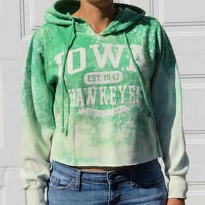Iowa Hawkeyes Green Ombre Bleach Crop Hoodie sz S